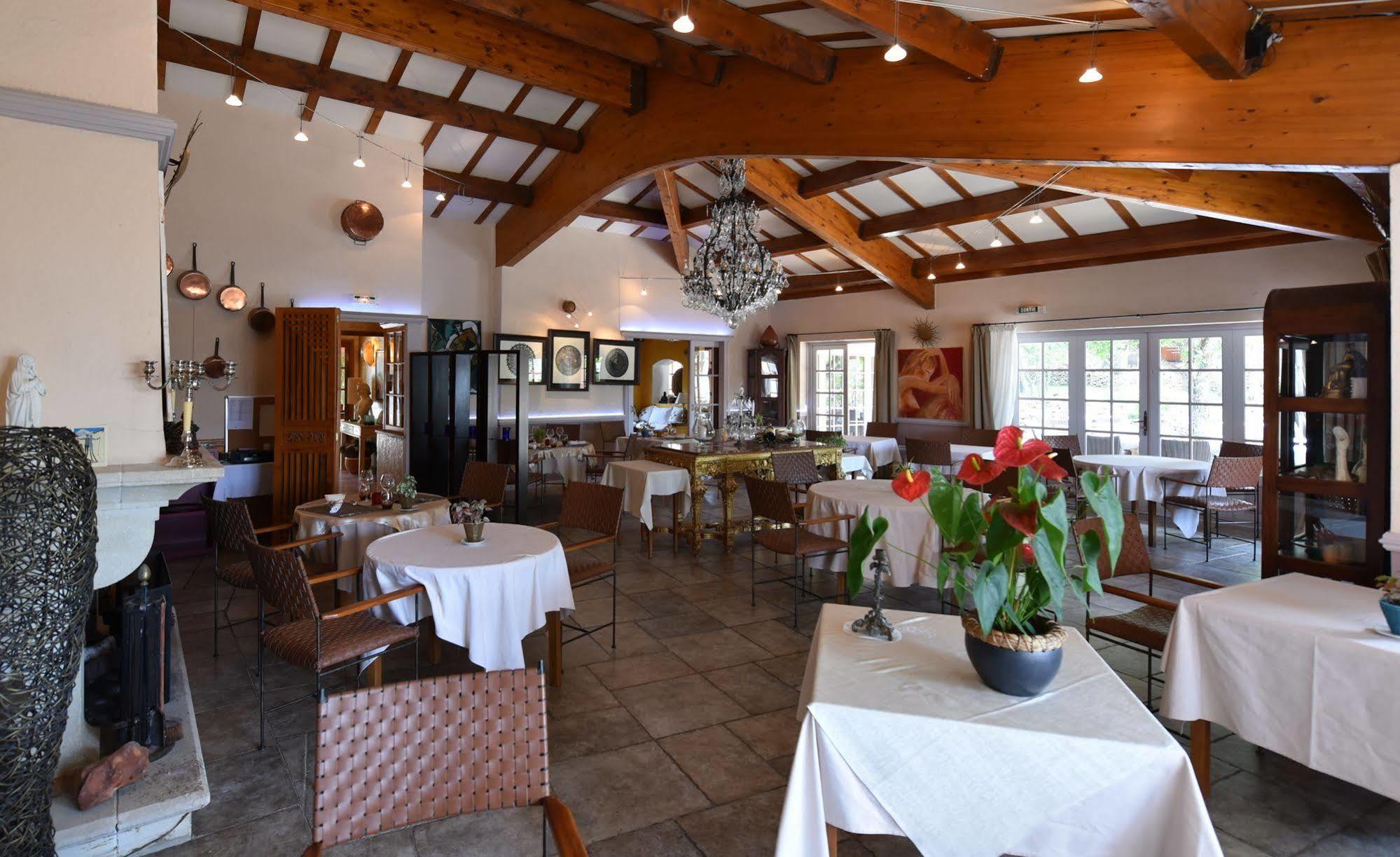 Domaine Du Val De 4*