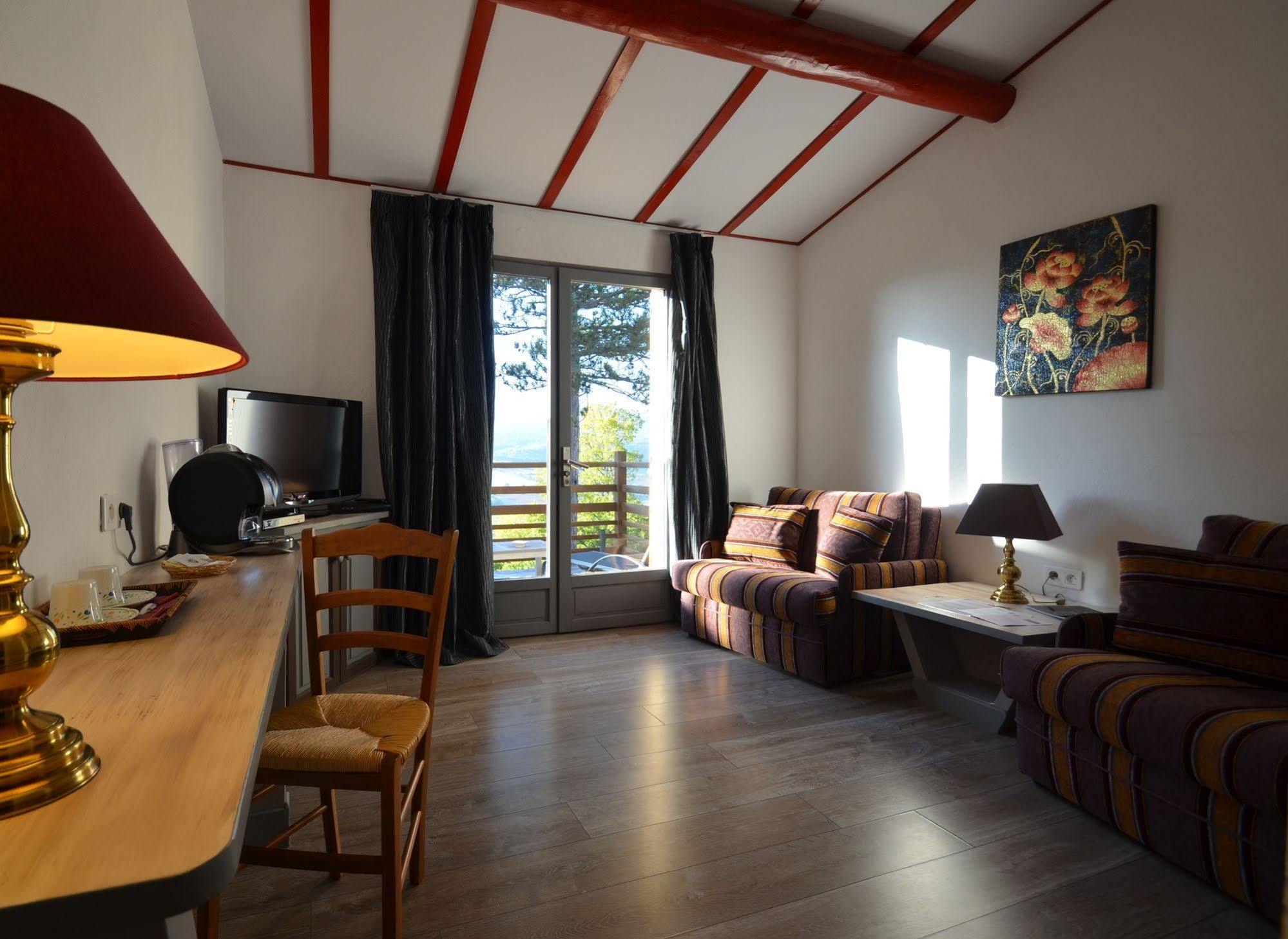 Domaine Du Val De Hotel